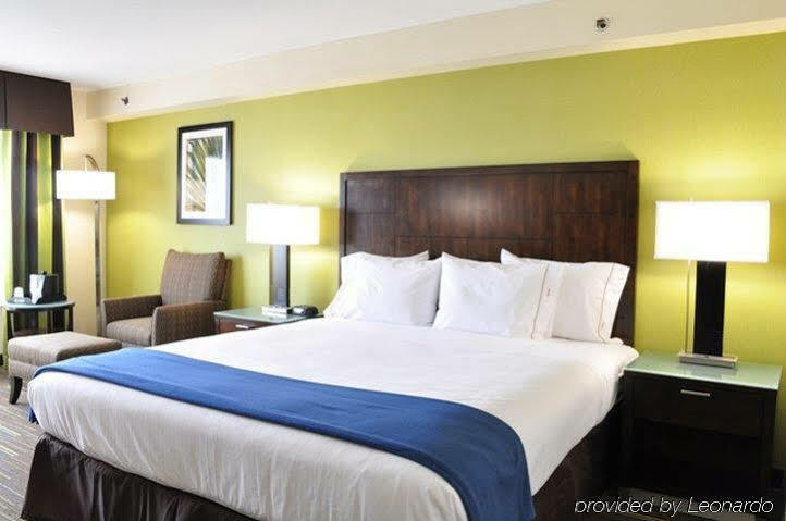 Holiday Inn Express San Diego South - National City By Ihg Exterior foto
